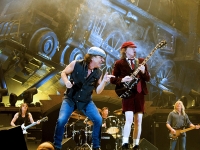 acdc-604-afp.jpg