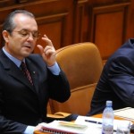 Guvernul îşi asumă „Legile austerităţii”, Opoziţia răspunde cu două moţiuni de cenzură