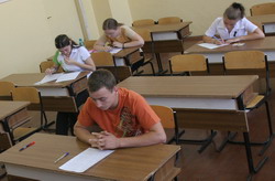 Protest 80% dintre sindicalişti au decis: Profesorii vor boicota bacalaureatul şi tezele cu subiect unic