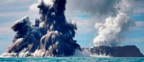 Erupţie spectaculoasă a unui vulcan, în largul insulei Tonga