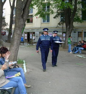 Politistii vor schimba uniformele de Ziua copilului!