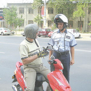 Actiune pe linia disciplinarii conducatorilor de mopede