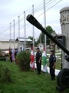 Comemorarea eroilor din cimitirul  Comanesti, <br />     <font size=2>Cartierul Zavoi</font>