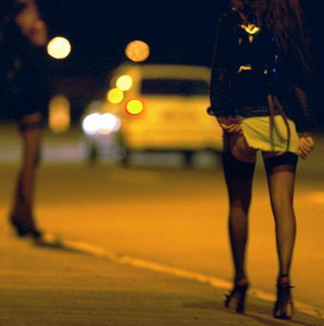 Zeci de romance obligate sa se prostitueze in Germania