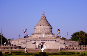 Puscariasi in Mausoleul de la Marasesti