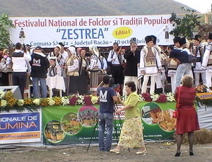 Festivalul National de Folclor si Traditii Populare „Zestrea”