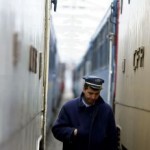 CFR se faultează singură. Vinde bilete de avion mai ieftine decât la trenurile proprii