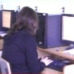 Elevii pot depune cererile pentru bani de calculatoare până pe 21 aprilie