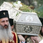 Veşmîntul Cuvioasei Parascheva va fi depus în biserica de lemn din Răchitoasa