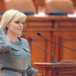 Elena Udrea, din nou în presa străină: Pantofii cu toc versus vălul islamic