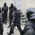 Pecheziții domiciliare în comuna Mărgineni. Suspect reținut