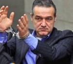 Gigi Becali risca patru ani de inchisoare in cazul Valiza