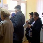 Masa de Paşte, pe datorie. Pensionarii  se îngrămădesc să se împrumute la CAR