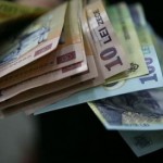 Sumele trimise în ţară de românii care muncesc în străinătate au crescut