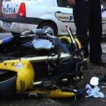 Bacau: A cazut de pe moped si s-a autoaccidentat