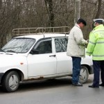 Depistați de către polițiști conducând autovehicule deși nu aveau acest drept