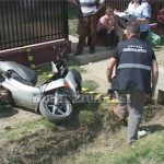 Scorţeni: Un motociclist a intrat in coliziune cu un podet