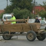 A intrat cu masina intr-o caruta nesemnalizata corespunzator