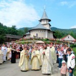 Prezenţă arhierească la hramul Mănăstirii Berzunţi